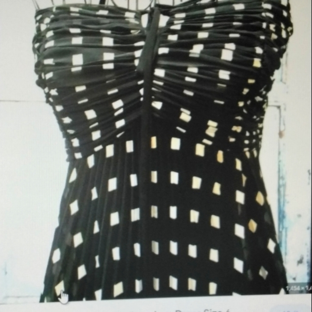 Strapless accordian pleat party dresx